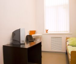 Наркологічний центр - приймальня Наркологічний центр спальні